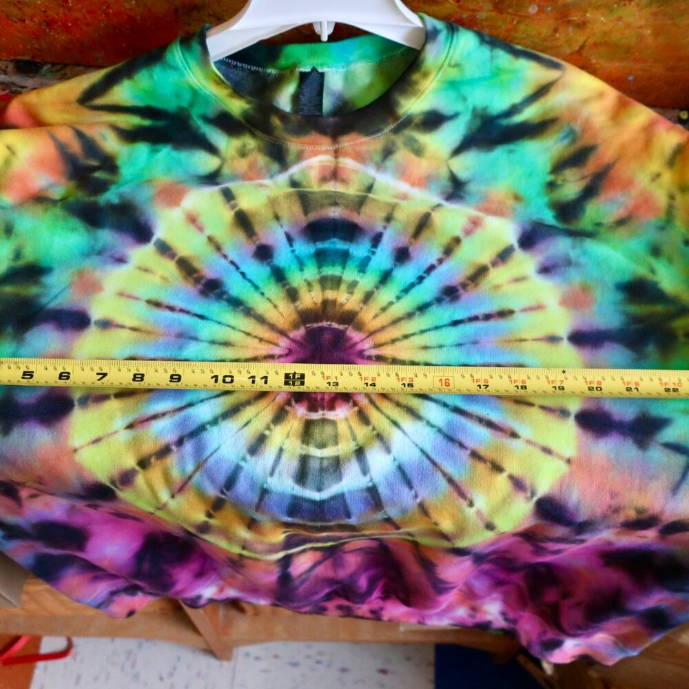 Brilliant Hand Tie Dyed Sweatshirt - Unisex XL - One of a kind - Picture 6 of 9